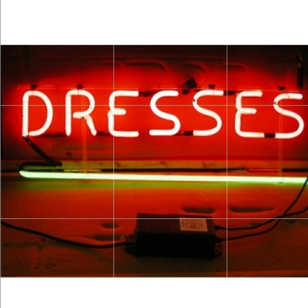 DRESSES 👗 - Picture 1 of 1